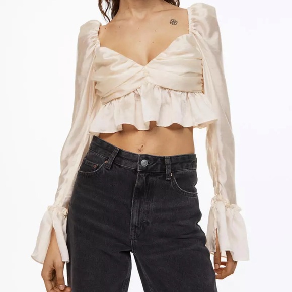 NWT CROPPED Puff Sleeve PEPLUM Top CHAMPAGNE SHEEN Blouse MEDIUM - Picture 3 of 9